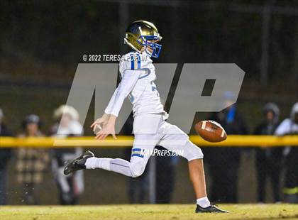 Thumbnail 2 in Lewisville @ Christ Church Episcopal (SCHSL 1A Third Round Playoff) photogallery.