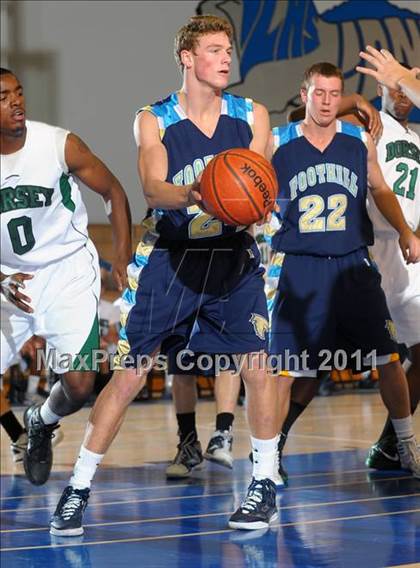 Thumbnail 2 in Foothill vs. Dorsey (MaxPreps Holiday Classic) photogallery.