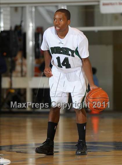 Thumbnail 1 in Foothill vs. Dorsey (MaxPreps Holiday Classic) photogallery.