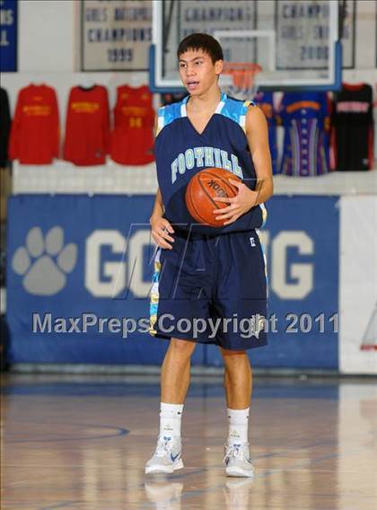 Thumbnail 3 in Foothill vs. Dorsey (MaxPreps Holiday Classic) photogallery.