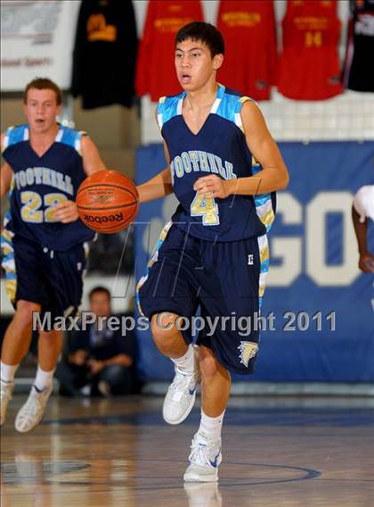 Thumbnail 3 in Foothill vs. Dorsey (MaxPreps Holiday Classic) photogallery.