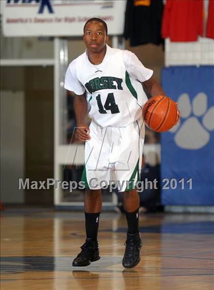 Thumbnail 2 in Foothill vs. Dorsey (MaxPreps Holiday Classic) photogallery.