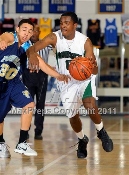 Thumbnail 3 in Foothill vs. Dorsey (MaxPreps Holiday Classic) photogallery.