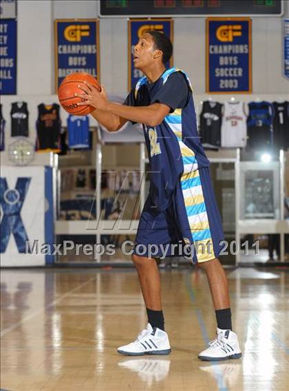 Thumbnail 1 in Foothill vs. Dorsey (MaxPreps Holiday Classic) photogallery.