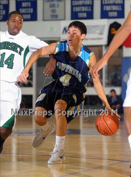 Thumbnail 2 in Foothill vs. Dorsey (MaxPreps Holiday Classic) photogallery.