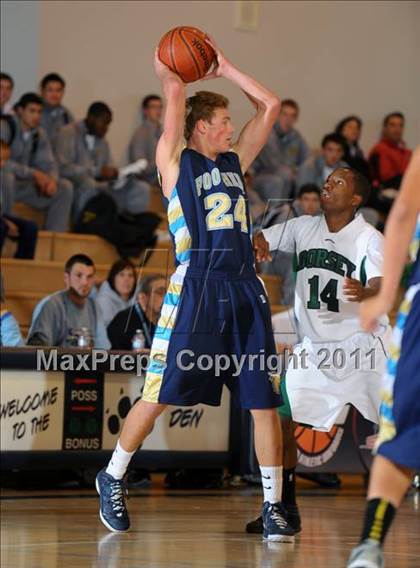 Thumbnail 2 in Foothill vs. Dorsey (MaxPreps Holiday Classic) photogallery.