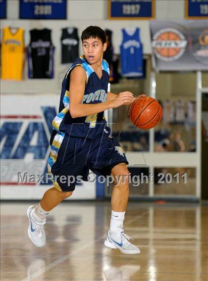 Thumbnail 1 in Foothill vs. Dorsey (MaxPreps Holiday Classic) photogallery.