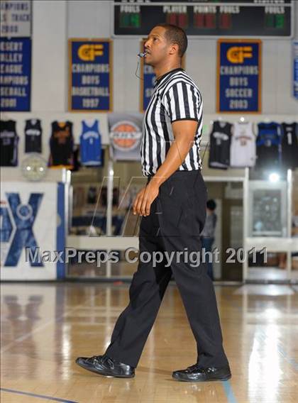 Thumbnail 1 in Foothill vs. Dorsey (MaxPreps Holiday Classic) photogallery.