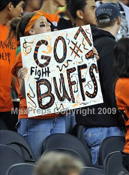 Thumbnail 3 in Haltom vs. Martin (Texas 5A D1 Region I Bi-District Playoffs) photogallery.