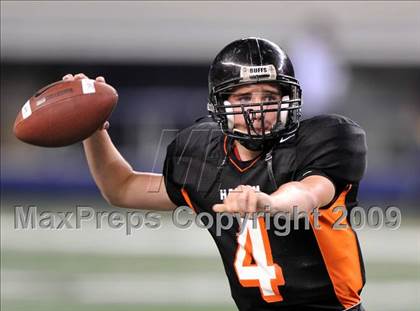 Thumbnail 2 in Haltom vs. Martin (Texas 5A D1 Region I Bi-District Playoffs) photogallery.