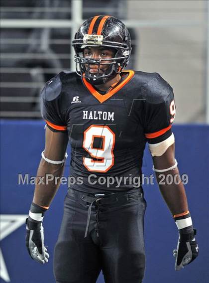 Thumbnail 2 in Haltom vs. Martin (Texas 5A D1 Region I Bi-District Playoffs) photogallery.