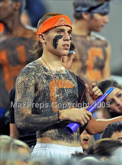 Thumbnail 3 in Haltom vs. Martin (Texas 5A D1 Region I Bi-District Playoffs) photogallery.