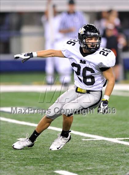 Thumbnail 1 in Haltom vs. Martin (Texas 5A D1 Region I Bi-District Playoffs) photogallery.