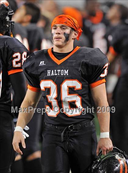 Thumbnail 3 in Haltom vs. Martin (Texas 5A D1 Region I Bi-District Playoffs) photogallery.