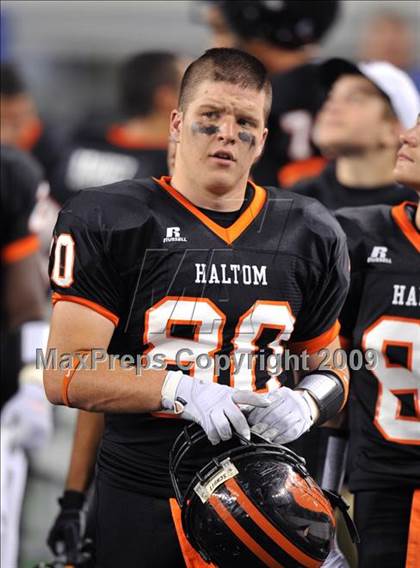 Thumbnail 3 in Haltom vs. Martin (Texas 5A D1 Region I Bi-District Playoffs) photogallery.