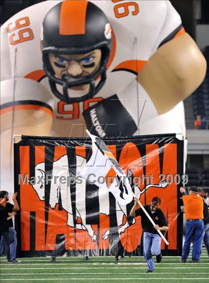 Thumbnail 3 in Haltom vs. Martin (Texas 5A D1 Region I Bi-District Playoffs) photogallery.