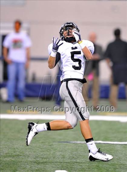 Thumbnail 2 in Haltom vs. Martin (Texas 5A D1 Region I Bi-District Playoffs) photogallery.