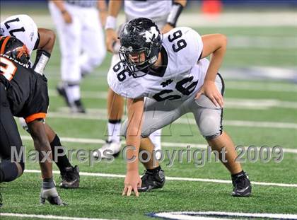Thumbnail 2 in Haltom vs. Martin (Texas 5A D1 Region I Bi-District Playoffs) photogallery.