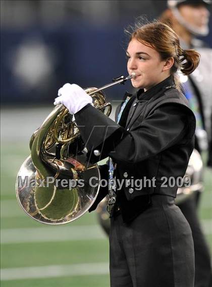 Thumbnail 2 in Haltom vs. Martin (Texas 5A D1 Region I Bi-District Playoffs) photogallery.
