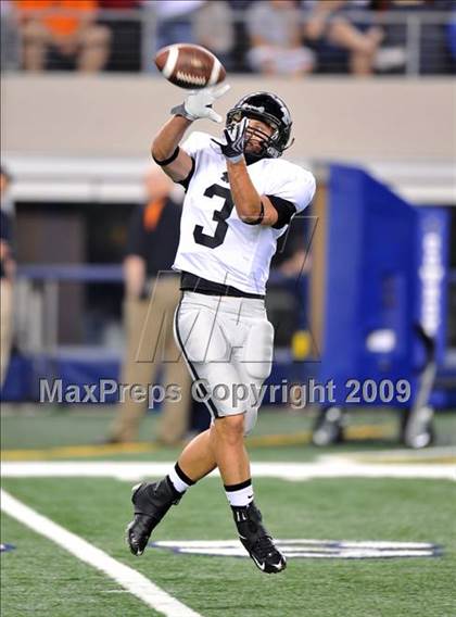 Thumbnail 3 in Haltom vs. Martin (Texas 5A D1 Region I Bi-District Playoffs) photogallery.