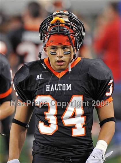 Thumbnail 3 in Haltom vs. Martin (Texas 5A D1 Region I Bi-District Playoffs) photogallery.