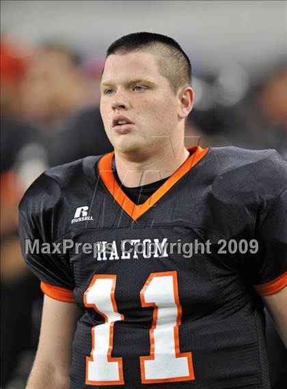 Thumbnail 2 in Haltom vs. Martin (Texas 5A D1 Region I Bi-District Playoffs) photogallery.