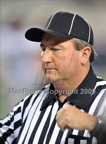 Thumbnail 3 in Haltom vs. Martin (Texas 5A D1 Region I Bi-District Playoffs) photogallery.