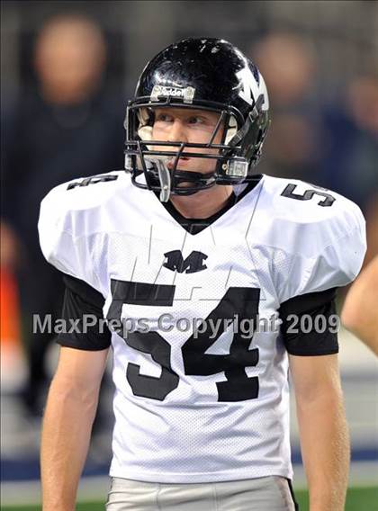 Thumbnail 2 in Haltom vs. Martin (Texas 5A D1 Region I Bi-District Playoffs) photogallery.