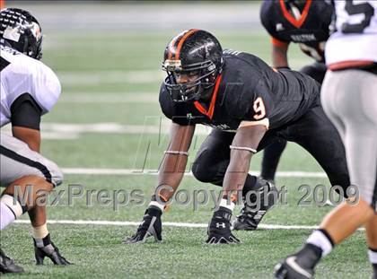 Thumbnail 1 in Haltom vs. Martin (Texas 5A D1 Region I Bi-District Playoffs) photogallery.
