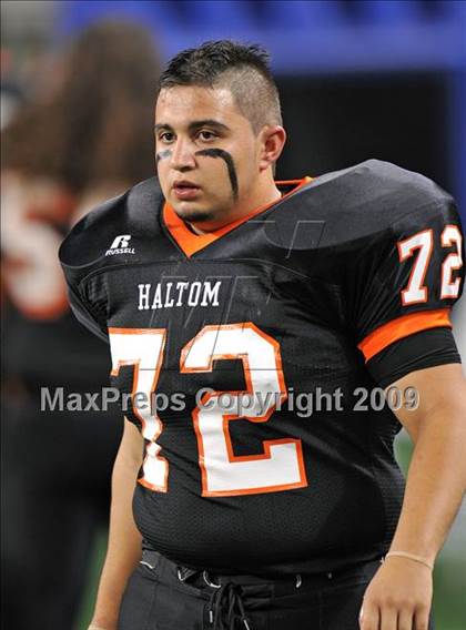 Thumbnail 2 in Haltom vs. Martin (Texas 5A D1 Region I Bi-District Playoffs) photogallery.