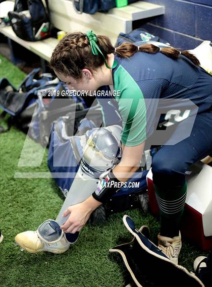 Thumbnail 1 in V.R. Eaton vs Keller (UIL 6A Regional Final Game 1) photogallery.