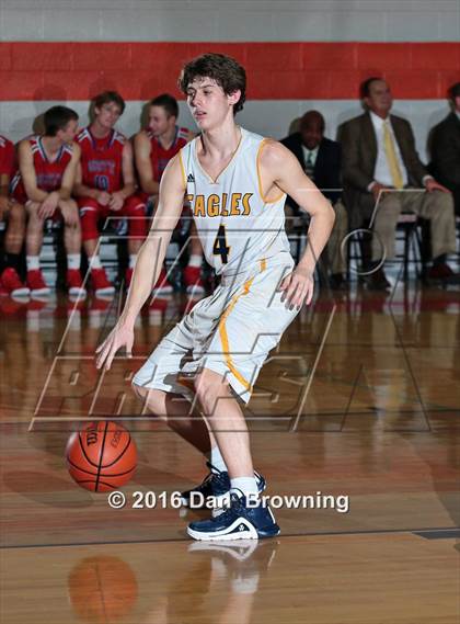Thumbnail 2 in Seymour vs  Scott County  (King of the Smokies) photogallery.