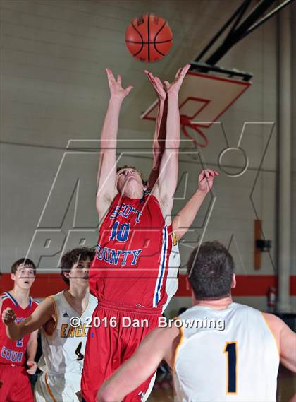 Thumbnail 1 in Seymour vs  Scott County  (King of the Smokies) photogallery.