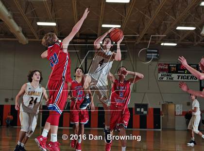 Thumbnail 2 in Seymour vs  Scott County  (King of the Smokies) photogallery.