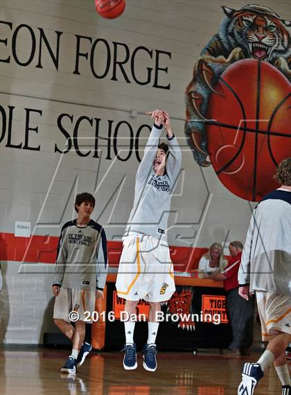 Thumbnail 3 in Seymour vs  Scott County  (King of the Smokies) photogallery.