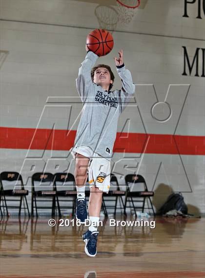 Thumbnail 2 in Seymour vs  Scott County  (King of the Smokies) photogallery.