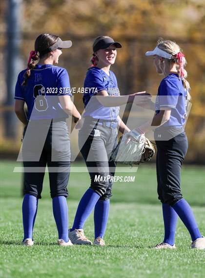 Thumbnail 2 in Columbine vs. Fruita Monument (CHSAA 5A First Round) photogallery.
