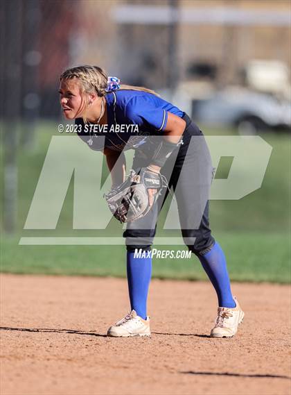 Thumbnail 3 in Columbine vs. Fruita Monument (CHSAA 5A First Round) photogallery.