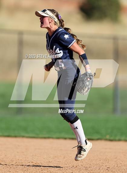 Thumbnail 1 in Columbine vs. Fruita Monument (CHSAA 5A First Round) photogallery.
