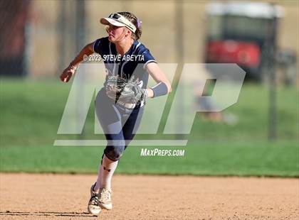 Thumbnail 2 in Columbine vs. Fruita Monument (CHSAA 5A First Round) photogallery.
