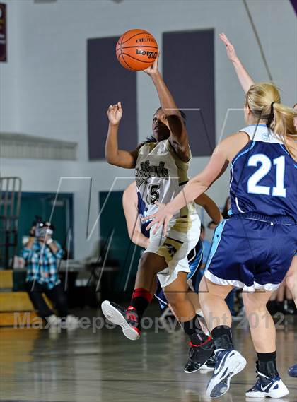 Thumbnail 2 in Knight vs. Saugus photogallery.
