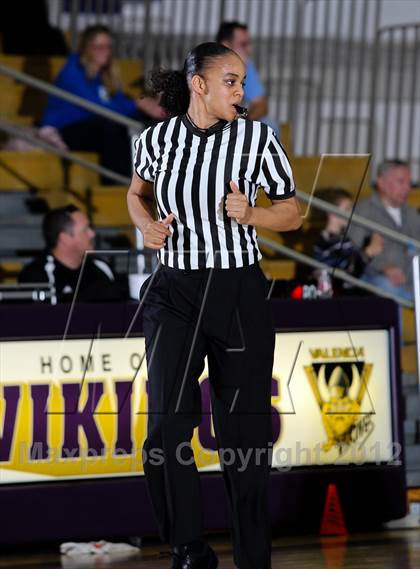 Thumbnail 3 in Knight vs. Saugus photogallery.