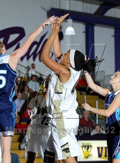 Thumbnail 2 in Knight vs. Saugus photogallery.