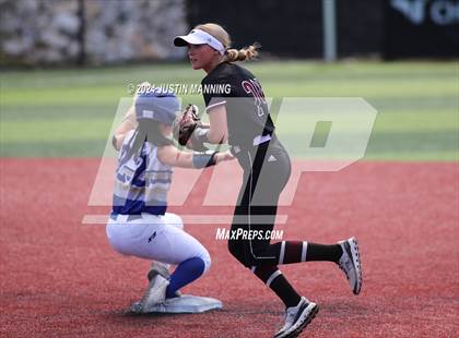 Thumbnail 3 in DeWitt vs. Lincoln (AAA 3A Semifinal) photogallery.