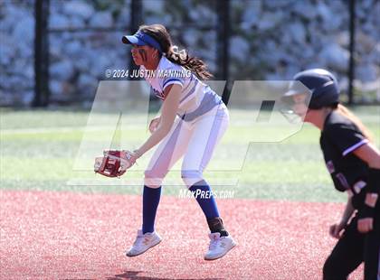 Thumbnail 1 in DeWitt vs. Lincoln (AAA 3A Semifinal) photogallery.