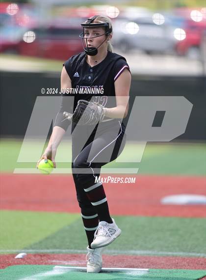 Thumbnail 2 in DeWitt vs. Lincoln (AAA 3A Semifinal) photogallery.