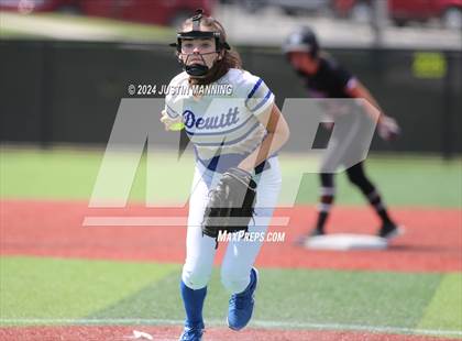 Thumbnail 1 in DeWitt vs. Lincoln (AAA 3A Semifinal) photogallery.