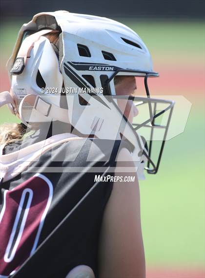 Thumbnail 3 in DeWitt vs. Lincoln (AAA 3A Semifinal) photogallery.