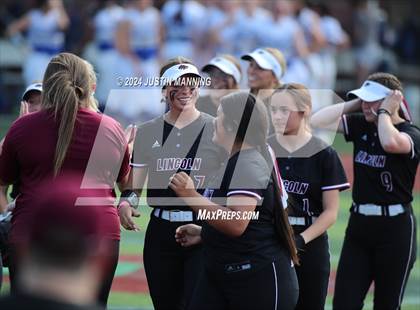 Thumbnail 3 in DeWitt vs. Lincoln (AAA 3A Semifinal) photogallery.