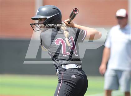 Thumbnail 2 in DeWitt vs. Lincoln (AAA 3A Semifinal) photogallery.